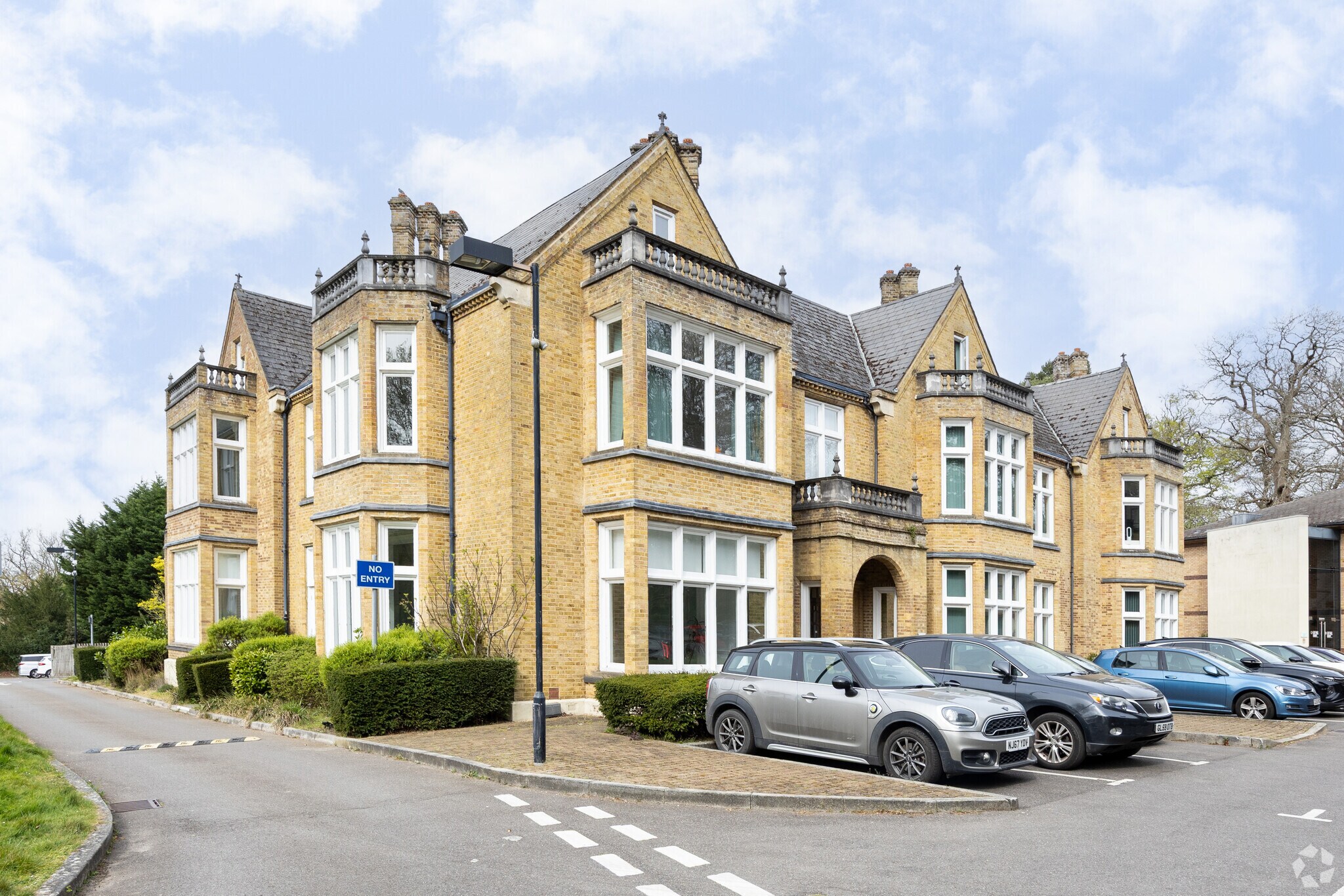 Lily Hill Rd, Bracknell for sale Primary Photo- Image 1 of 1