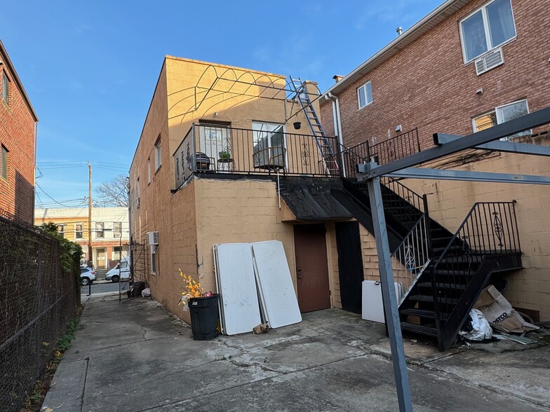 2376 E 15th St, Brooklyn, NY for sale - Building Photo - Image 2 of 4