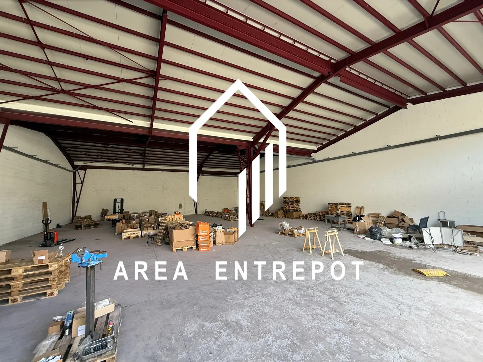 Light Industrial in Aubagne to rent Building Photo- Image 1 of 7