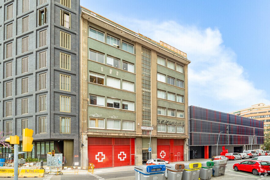Office in Barcelona, Barcelona to rent - Primary Photo - Image 1 of 1