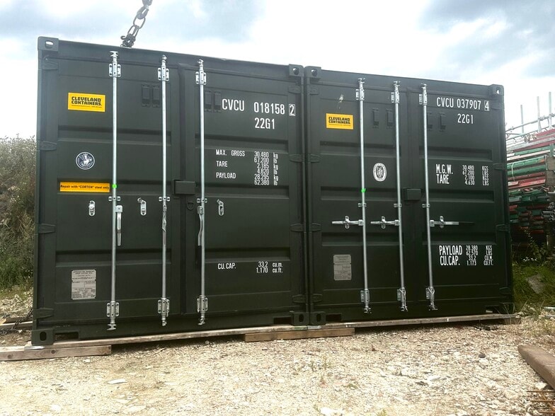 Princes Risborough Rd, Aylesbury to rent - Building Photo - Image 3 of 10