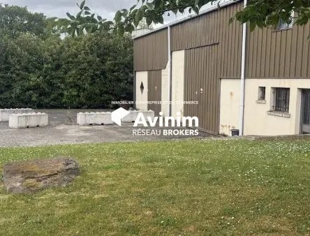 Location Entrepôt 420 m² - Photo 1