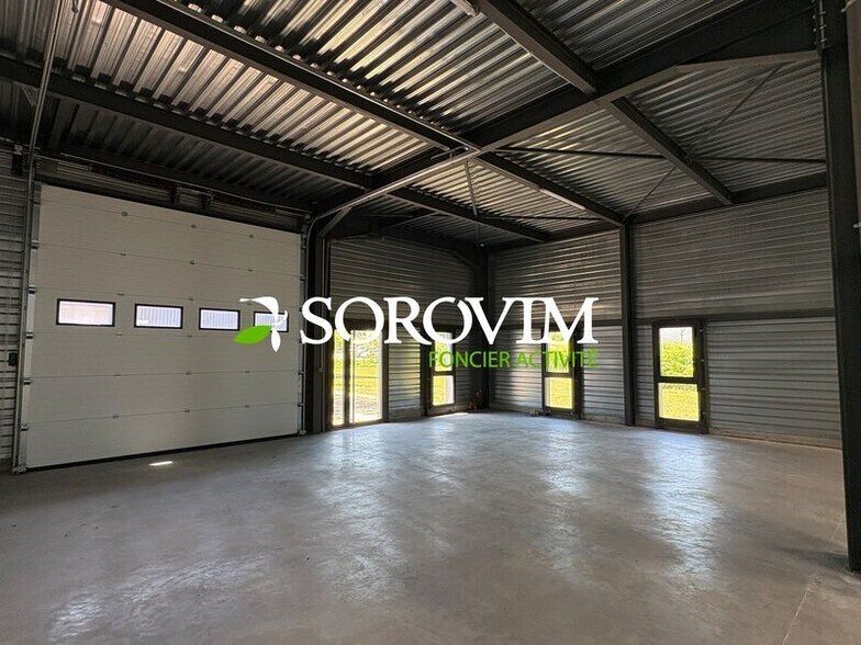 Rue Georges Charpak, Bourgoin-Jallieu to rent - Interior Photo - Image 2 of 12