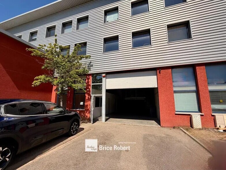 147 Avenue Marcel Merieux, Brignais for sale - Building Photo - Image 1 of 14