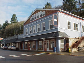 300-308 NE 1st St, Winlock, WA for rent Building Photo- Image 1 of 4