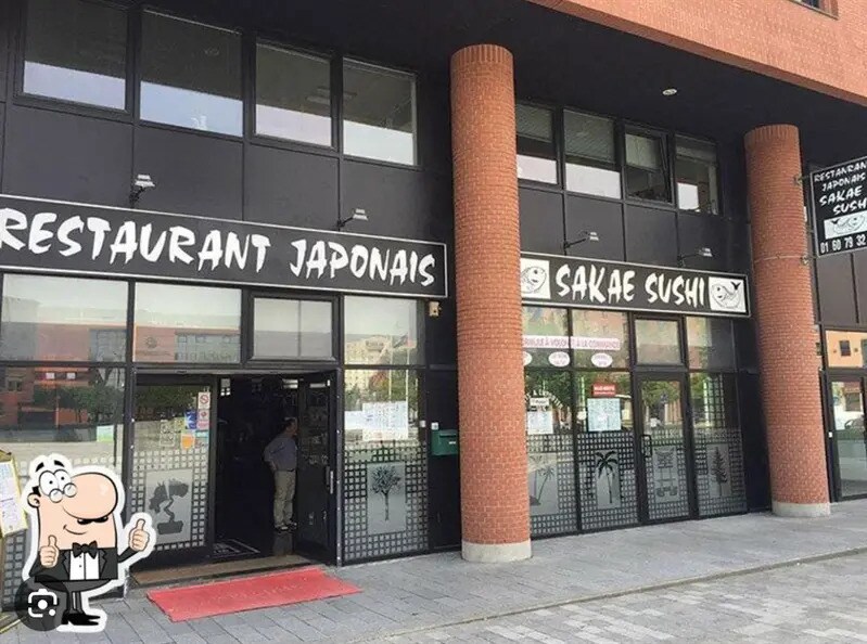 Retail in Évry-Courcouronnes to rent Building Photo- Image 1 of 8