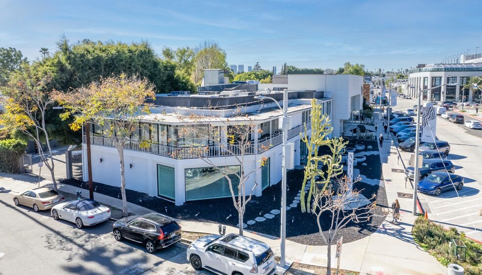 8670-8672 Melrose Ave, West Hollywood, CA for rent - Building Photo - Image 2 of 5