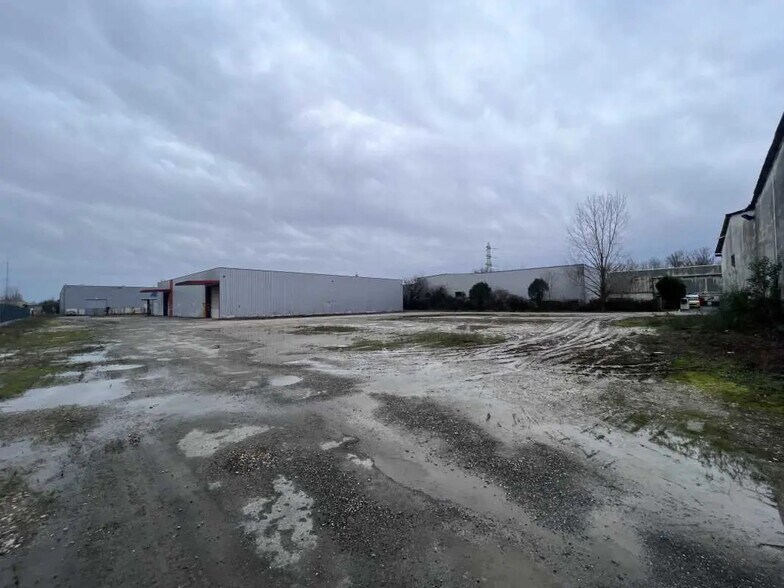 Office in Bordeaux to rent - Building Photo - Image 2 of 14