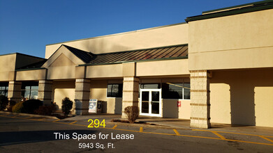 252 Red Oaks Shopping Ctr, Lewisburg, WV for rent Building Photo- Image 2 of 3