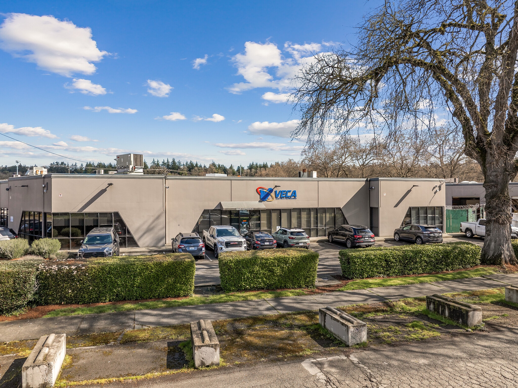 VECA Electric & Technologies HQ portfolio of 2 properties for sale on LoopNet.co.uk Primary Photo- Image 1 of 11