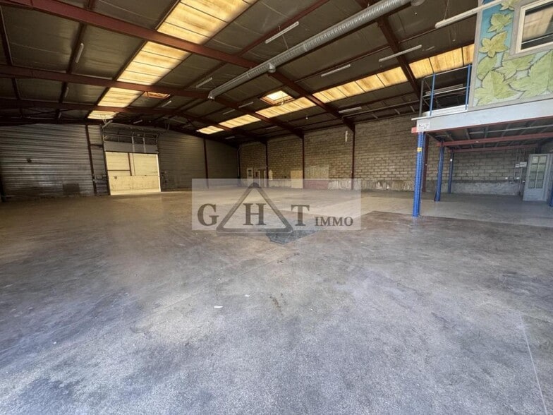 Office in Saint-Soupplets to rent - Interior Photo - Image 1 of 13