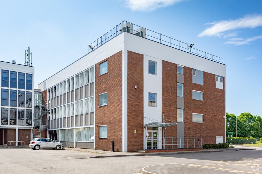 Corinium Ave, Gloucester to rent - Building Photo - Image 2 of 2