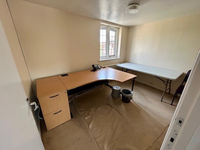 35 Oxford St, Newbury to rent Interior Photo- Image 1 of 9
