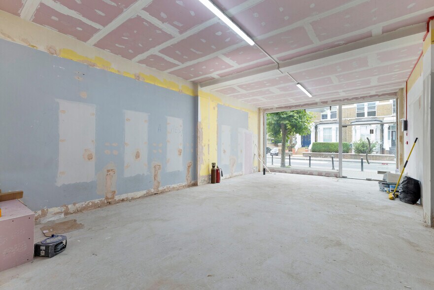 913 Fulham Rd, London to rent - Building Photo - Image 2 of 5