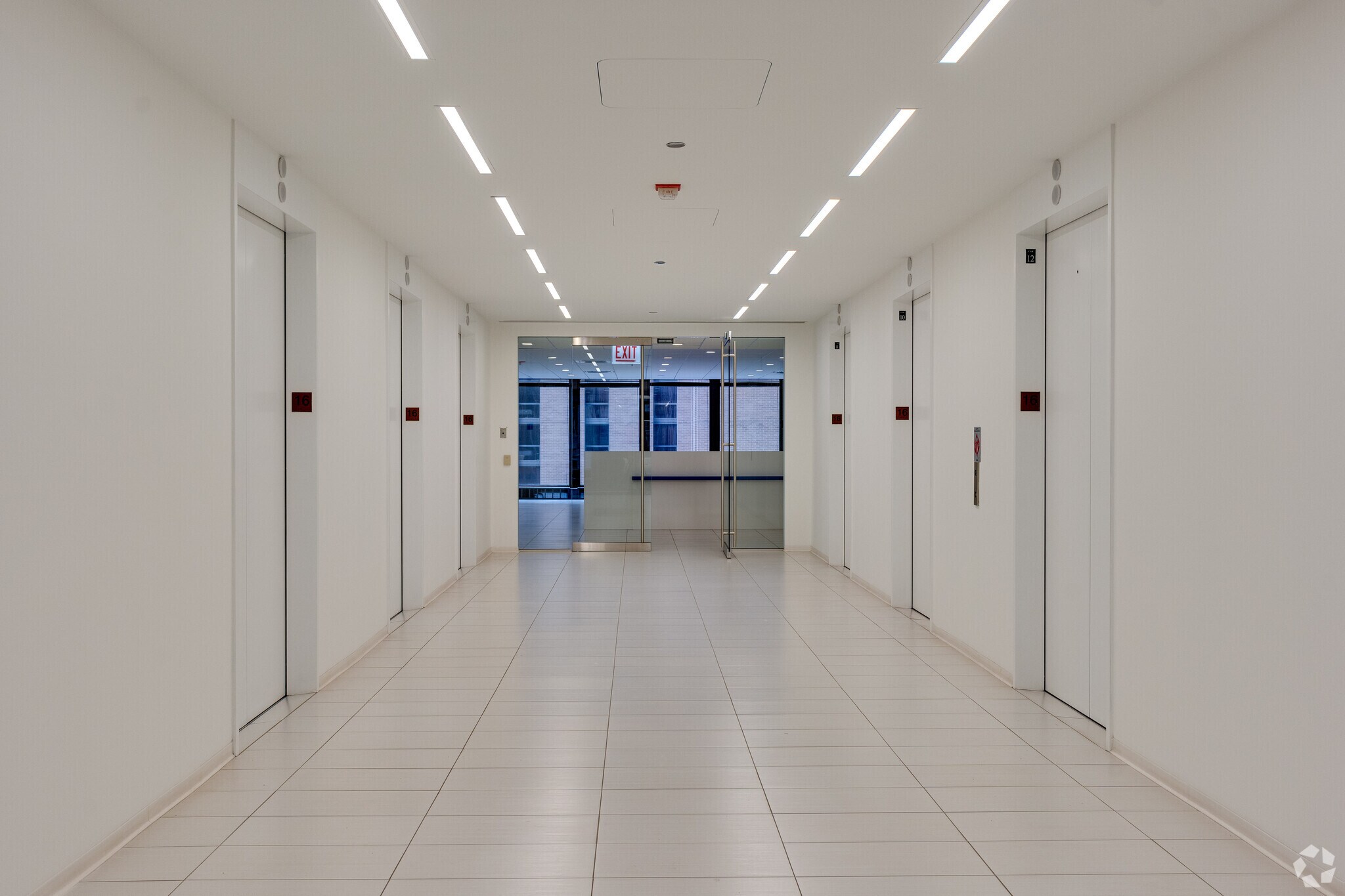 111 E Wacker Dr, Chicago, IL to rent Interior Photo- Image 1 of 12