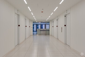 111 E Wacker Dr, Chicago, IL to rent Interior Photo- Image 1 of 12