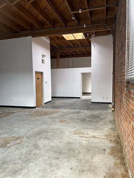 300-302 4th St, Oakland, CA for rent - Building Photo - Image 3 of 9