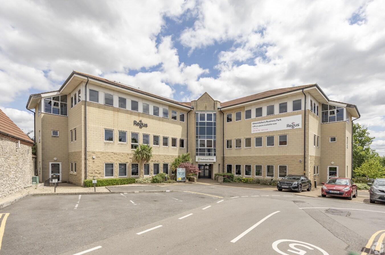 Great Park Rd, Bradley Stoke to rent Primary Photo- Image 1 of 2