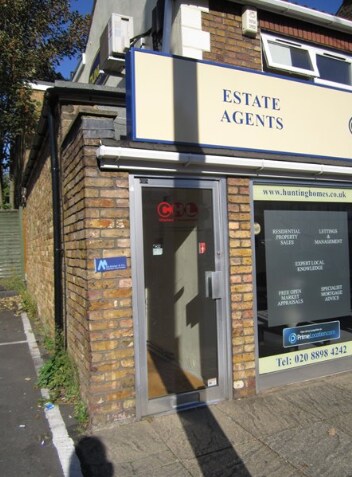 122 Nelson Rd, Twickenham for sale Primary Photo- Image 1 of 1