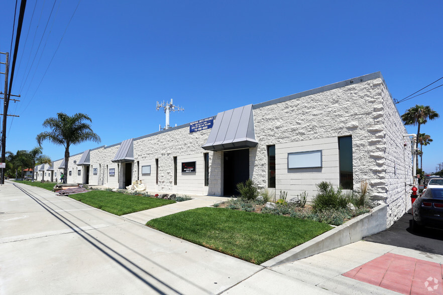 1730 Pomona Ave, Costa Mesa, CA for sale - Primary Photo - Image 1 of 1