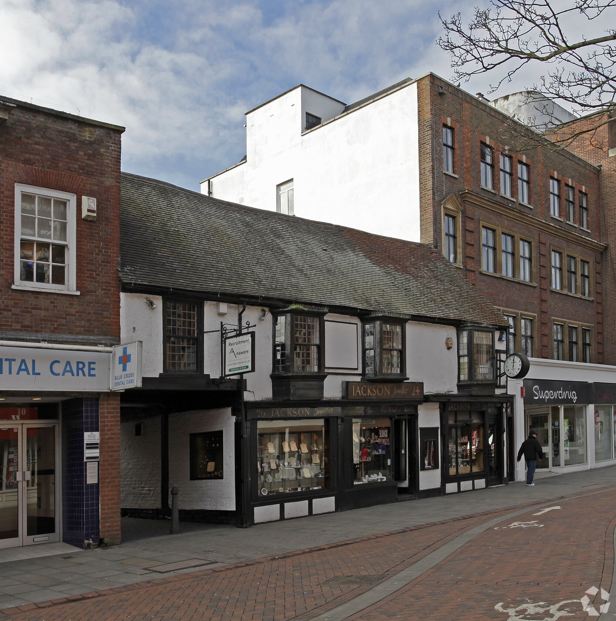High St, Watford for sale Primary Photo- Image 1 of 1