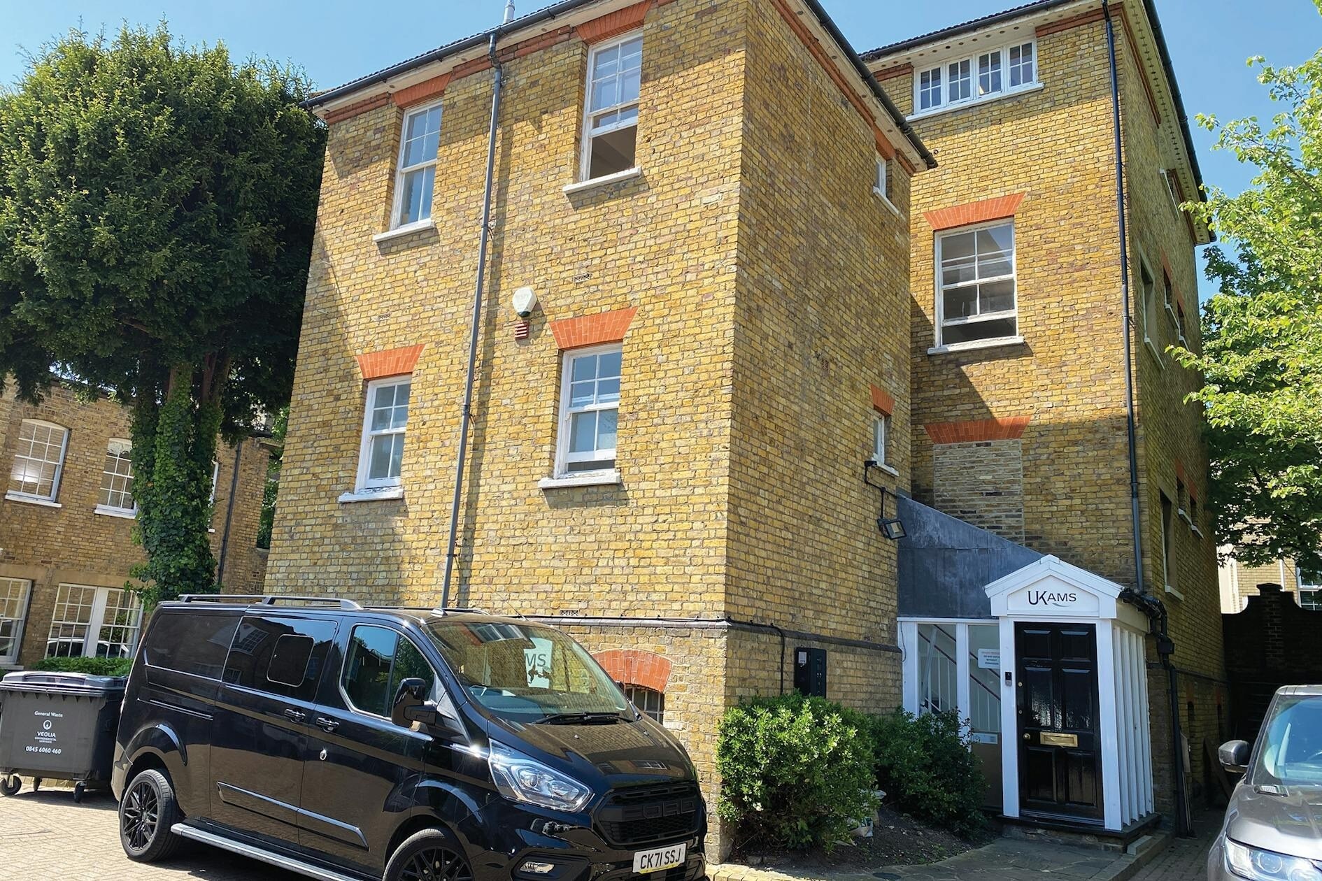 Twistleton Ct, Dartford to rent Building Photo- Image 1 of 11