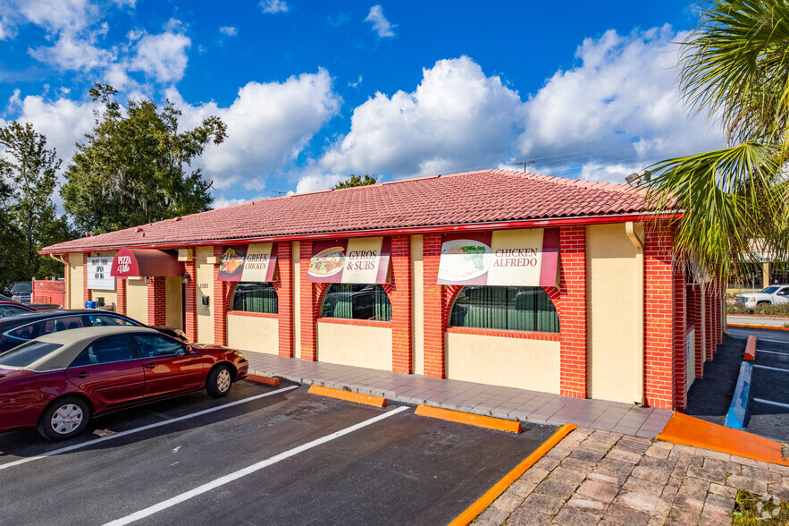 21501 Village Lakes Shopping Ctr Dr, Land O Lakes, FL for rent - Building Photo - Image 1 of 5