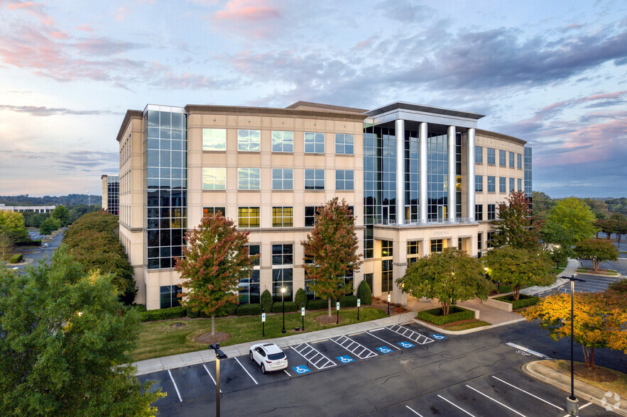 13840 Ballantyne Corporate Pl, Charlotte, NC for rent - Building Photo - Image 1 of 7