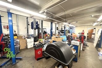 26A Stephenson Way, Crawley to rent Interior Photo- Image 2 of 6