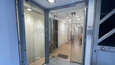 Retail in Granollers, Barcelona to rent Interior Photo- Image 1 of 19