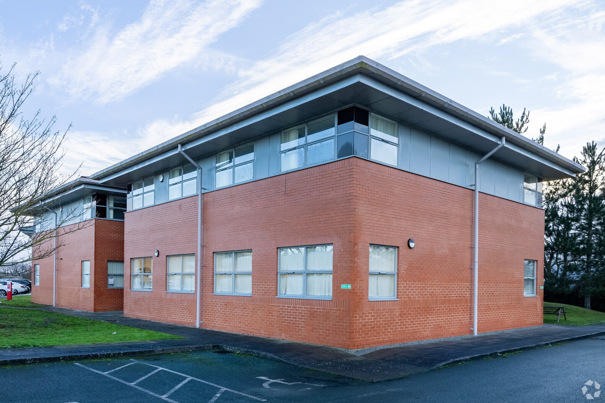 Sitka Dr, Shrewsbury to rent Primary Photo- Image 1 of 3