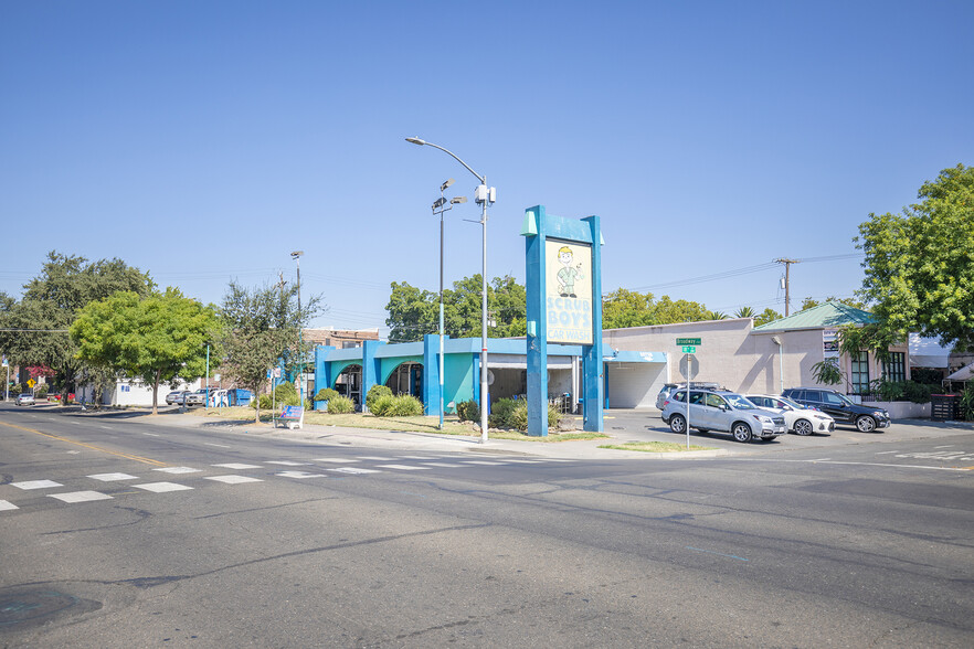 1717 Broadway, Sacramento, CA for sale - Building Photo - Image 1 of 1