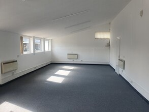 Greys Green, Rotherfield Greys to rent Interior Photo- Image 2 of 4