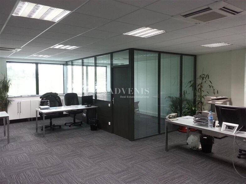 Office in Bry-sur-Marne to rent - Interior Photo - Image 3 of 5
