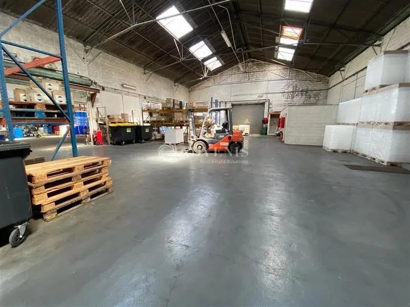 Vente Local d'activités 1 336 m² - Photo 1