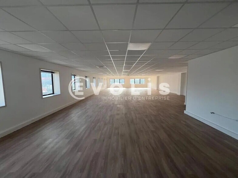 Office in Rosny-sous-Bois to rent - Interior Photo - Image 1 of 6