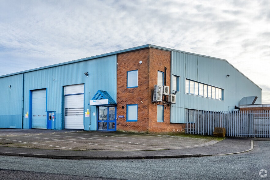 9-10 Telford Dr, Stafford to rent - Primary Photo - Image 2 of 3