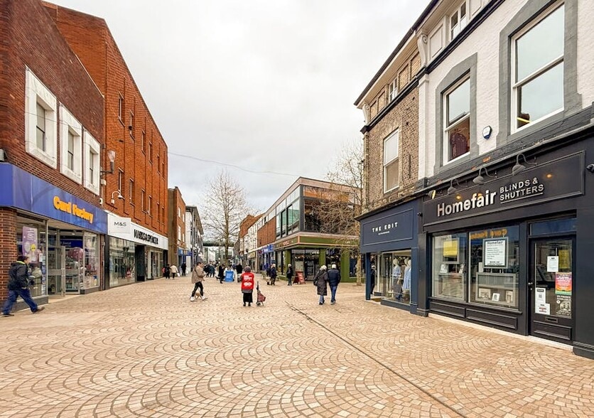 71 George St, Altrincham to rent - Building Photo - Image 3 of 10