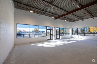 4000-4036 Boul De La Côte-Vertu, Montréal, QC to rent Interior Photo- Image 2 of 4