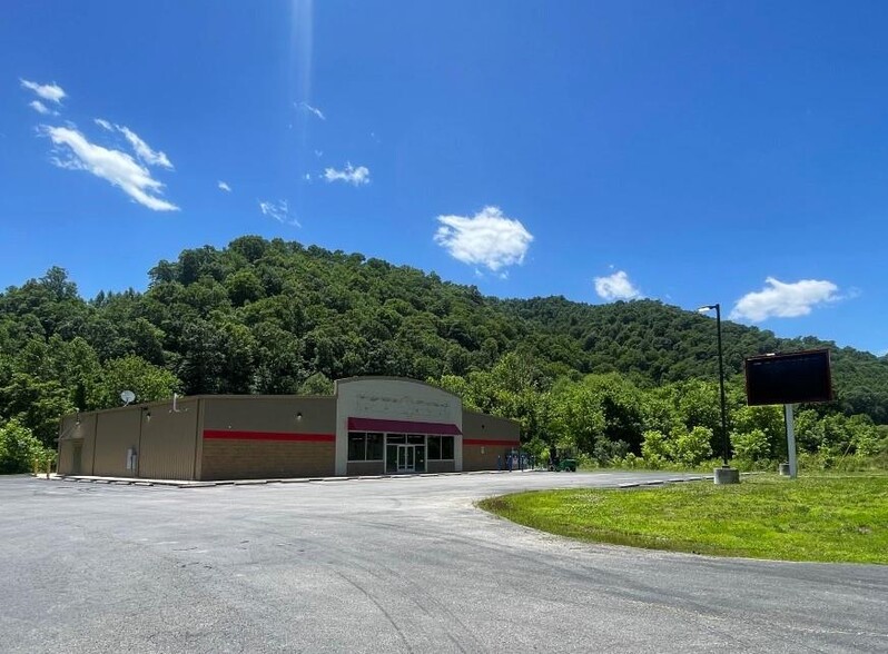 6731 Highway 7 S, Topmost, KY for sale - Building Photo - Image 2 of 5