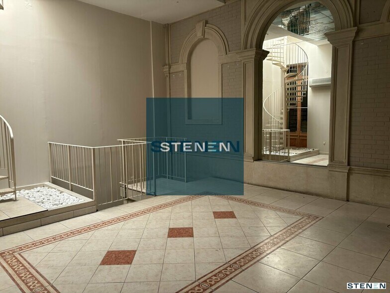 Office in Marseille to rent - Interior Photo - Image 2 of 6