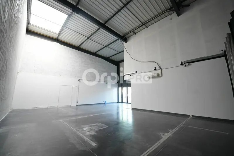 89 Avenue Des Bruyères, Décines-Charpieu to rent - Interior Photo - Image 3 of 9