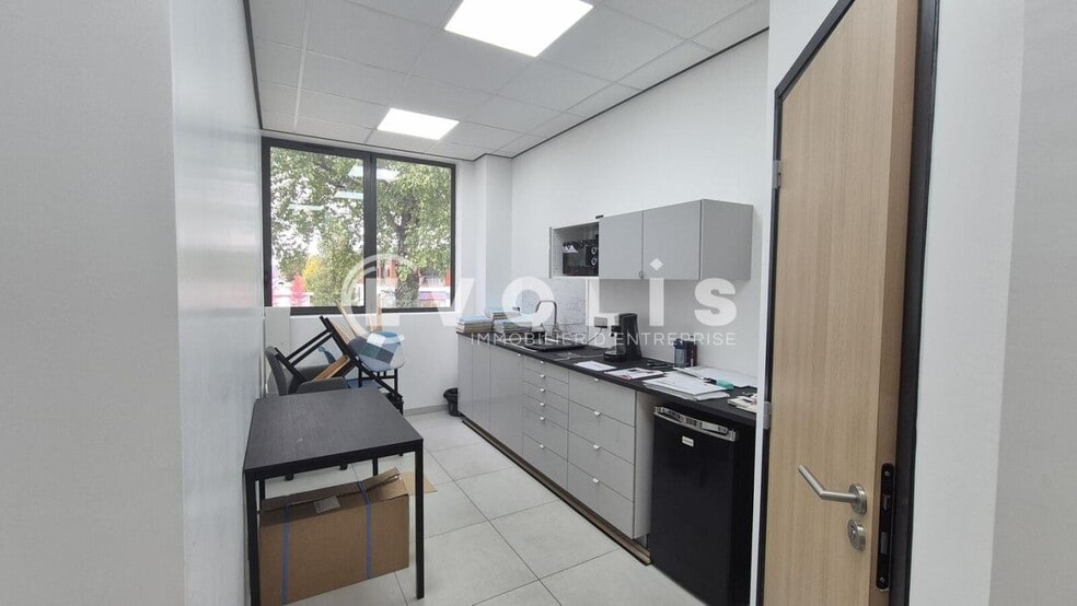 Office in Serris to rent - Interior Photo - Image 3 of 4
