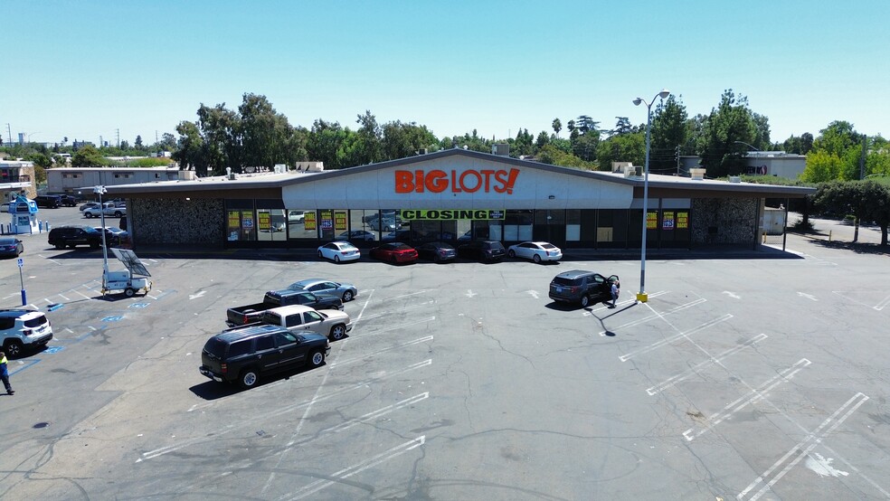 2720 Country Club Blvd, Stockton, CA for rent - Building Photo - Image 1 of 5