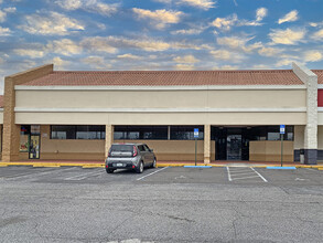 1531 Monument Rd, Jacksonville, FL for rent Building Photo- Image 1 of 10