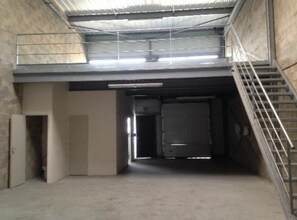 Light Industrial in Meaux to rent Interior Photo- Image 2 of 4