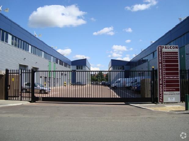 Willow Ln, Mitcham to rent Building Photo- Image 1 of 4