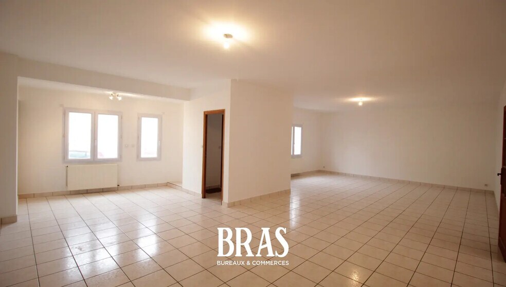 Office in Rezé to rent - Interior Photo - Image 1 of 13