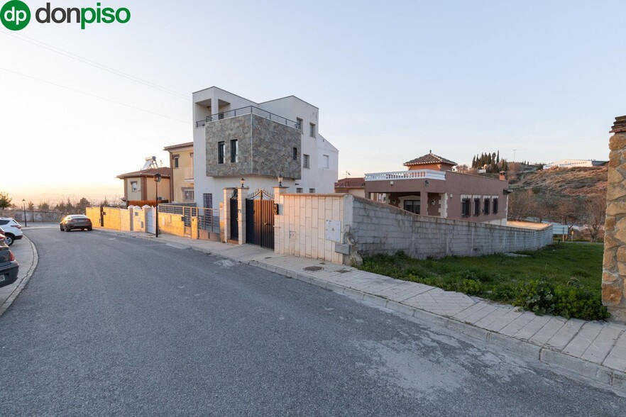Calle Agustín Sánchez Porcel, 9, Jun, Granada for sale - Building Photo - Image 2 of 10