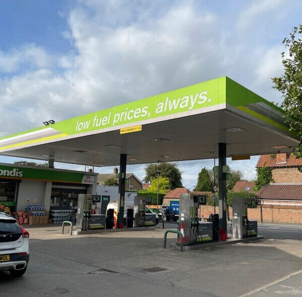 20-22 Tadcaster Road, York for sale - Building Photo - Image 1 of 1